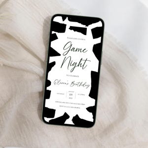 Invitación monocromática editable para una noche de juegos de cumpleaños, invitación para una noche de juegos en blanco y negro, plantilla de invitación para celebrar un cumpleaños con juegos