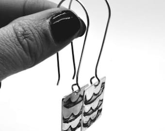 wave pattern textured statement dangles