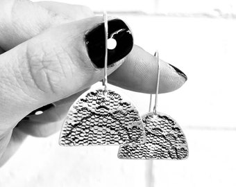 Vintage lace textured sterling silver dangle drop earrings