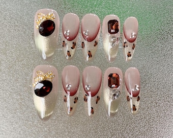 Uñas postizas de ojo de gato rosa: acrílico de ataúd mediano para San Valentín