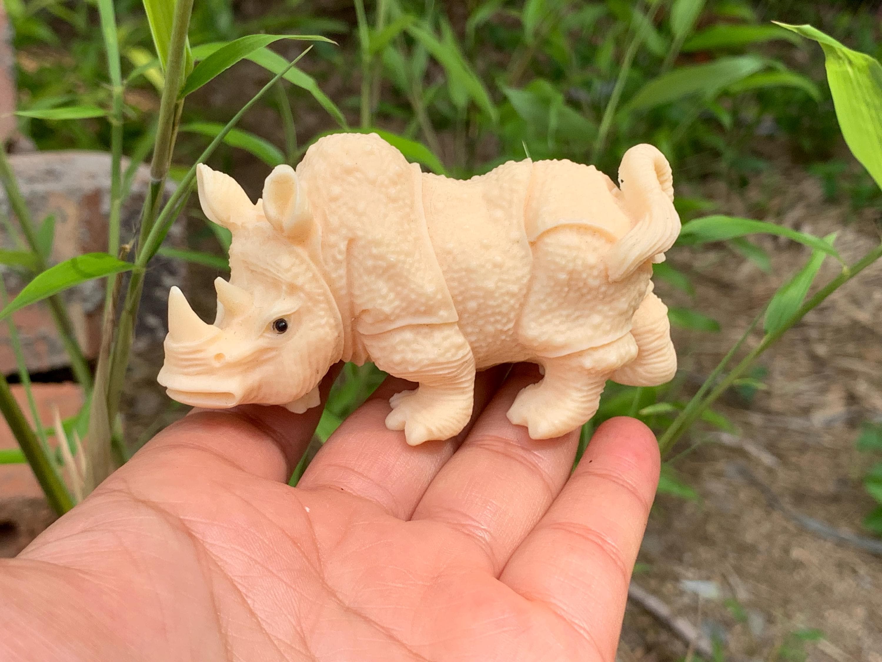 Tagua nut carving - Etsy 日本