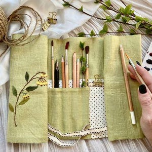 Handgeborduurde etui in vintagestijl - Etui met meerdere vakken