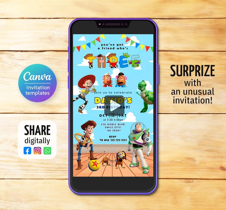 Puede incluir: Un tel&eacute;fono inteligente muestra una colorida invitaci&oacute;n de cumplea&ntilde;os con personajes de Toy Story. La invitaci&oacute;n dice "&iexcl;3er cumplea&ntilde;os de David!" con detalles del evento e informaci&oacute;n de RSVP. El tel&eacute;fono est&aacute; sobre una superficie de madera.