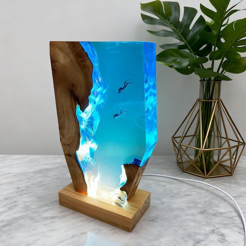 Lámpara de noche de resina epoxi con forma de buzo, lámpara de noche de resina oceánica, luz de noche personalizada hecha a mano, regalos únicos de decoración para el hogar, regalos de cumpleaños personalizados.
