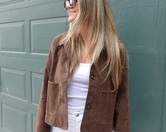 Vintage brun mockajacka för kvinnor, beskuren western cowgirl-stil med fickor, mjuk klassisk skräddarsydd kappa, retro 90-tals höstmode, present till henne