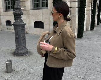 Hellbraune Wildleder Kurzjacke - Elegante Schaffelloberbekleidung