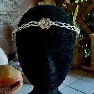 Tiara with celtic knot
