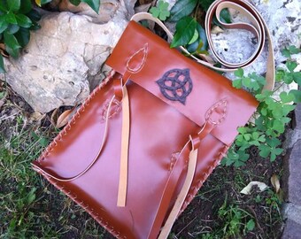 Triquetra leather bag