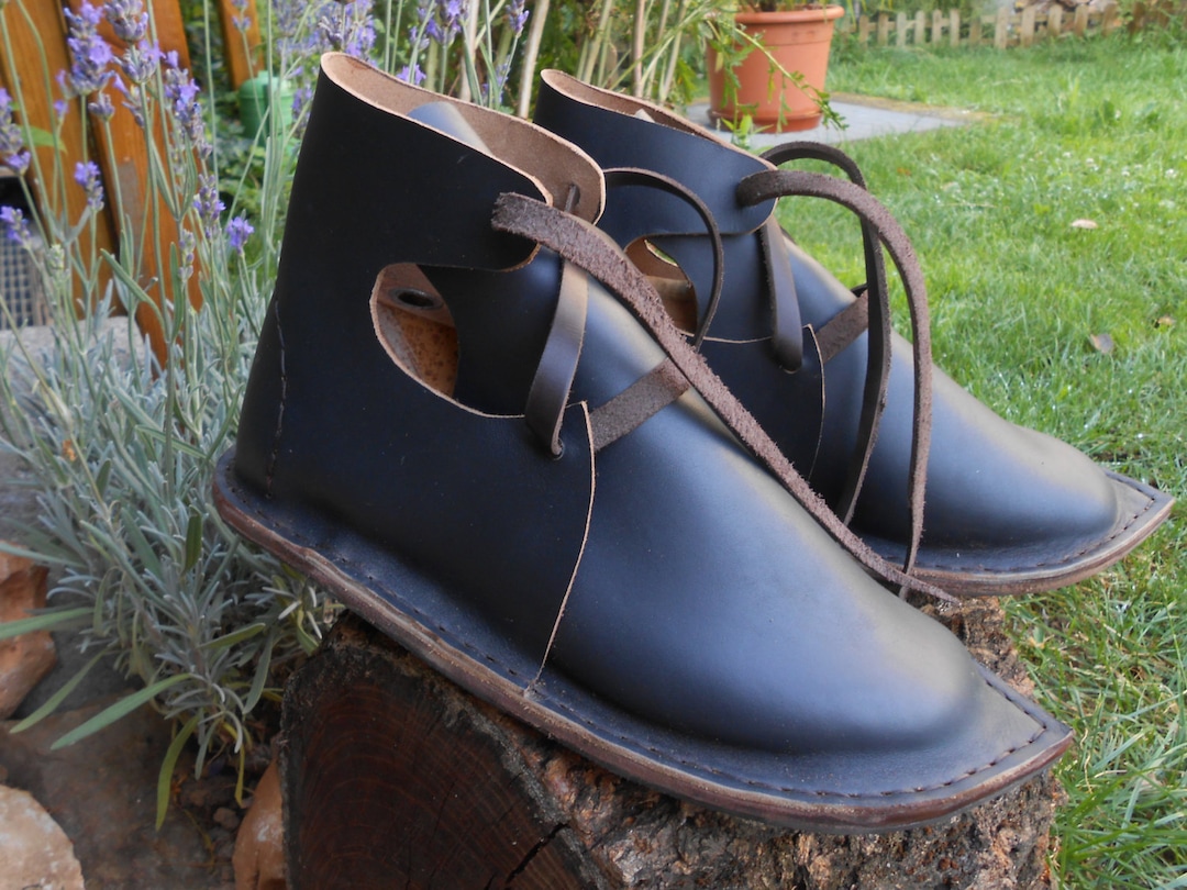 Ethnic Celtic Viking Norse Men's Slip On Sneakers