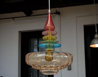 Iluminación colgante para isla de cocina y comedor. Iluminación colgante de vidrio soplado a mano en estilo candelabro moderno y art déco.
