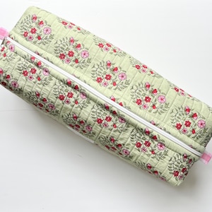 Hair Tool Bag, Quilted Hair Tool Bag, Floral Hair Tool Bag, Hair Tool Organizer, Fabric Hair Tool Bag, Floral Makeup Bag