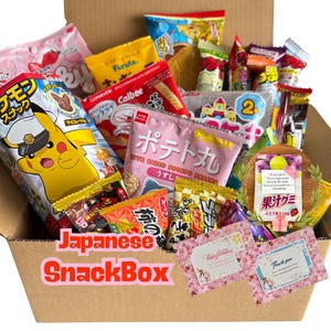 Snack-Box japonaise de 20 à 25 pièces – Bonbons, croustilles, chocolats et friandises | Cadeau unique pour elle, lui, des collègues de travail ou les amateurs du Japon