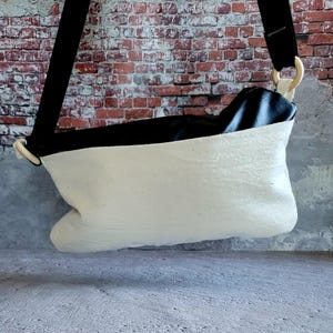Simple sac à main zippé avec deux poches extérieures pleine longueur matériaux respectueux de l'environnement