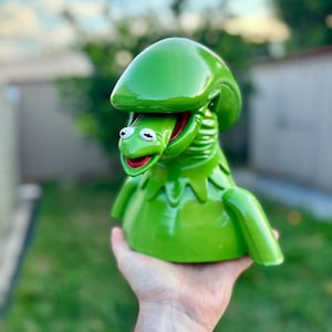 Kermit the Frog Xenomorph Crossover Figurine