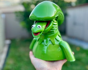 Kermit the Frog Xenomorph Crossover Figurine