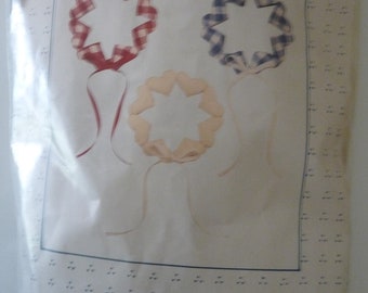 Kit de corona acolchada "Corazones en el hogar" de 5" de Country Quilts