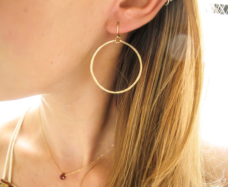 Gold Hoop Earrings / Silver Hoop Earrings Hypoallergenic 14K Gold Fill, Sterling Silver or Rose Gold Dangle Hoop Earring Hammered Hoops imagem 8