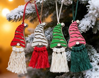 Adornos navideños de gnomo de madera con barba de macramé, adornos escandinavos para árbol de Navidad, decoración navideña colgante hecha a mano.