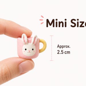 Caneca de argila em miniatura de coelho, caneca mini fofa de animal, acessório para casa de bonecas, decoração de mesa kawaii, presente de argila feito à mão, 2,5 cm