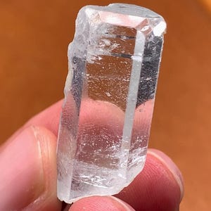 Natural Clean Aquamarine Crystal Healing Gemstone crystal From Shigar Mine Pakistan 58-carats.