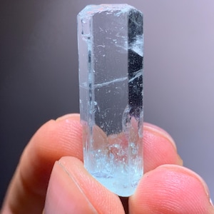 Natural Clean Aquamarine Crystal Healing Gemstone crystal From Shigar Mine Pakistan 26-carats.