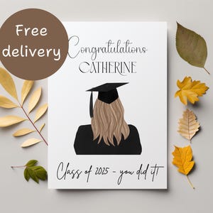 Cartão de felicitações de formatura universitária personalizado para ela; Cartão personalizado para formando da universidade; Cartão de formatura com capelo para ela