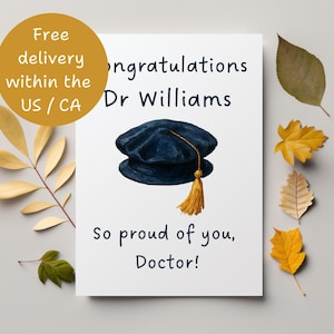 Carte personnalisée de félicitations pour l'obtention du diplôme de doctorat ; Carte personnalisée pour titulaire d'un doctorat ; Carte de fin d'études avec chapeau de doctorat ; Carte pour nouveau médecin