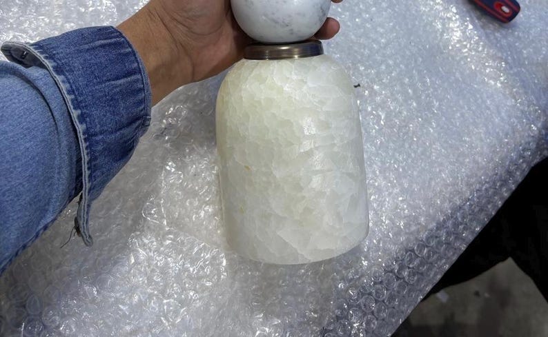Handgjord vägglampa i alabaster, mässingslampa i mitten av århundradet med alabasterskärm, sänglampa; Sakhawy vägglampa bild 15