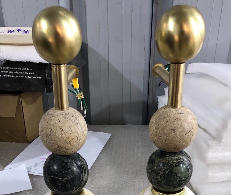 Handgjord vägglampa i alabaster, mässingslampa i mitten av århundradet med alabasterskärm, sänglampa; Sakhawy vägglampa bild 8