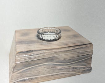 Einzigartiger asymmetrischer Kerzenhalter aus Massivholz für 1 Kerze / Unique asymmetrical candle holder made of solid wood for 1 candle