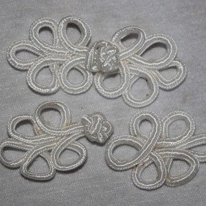 Lot 1 dozen gimp floral rose Chinese WHITE Frog Frogs closure closures 2&quot; across