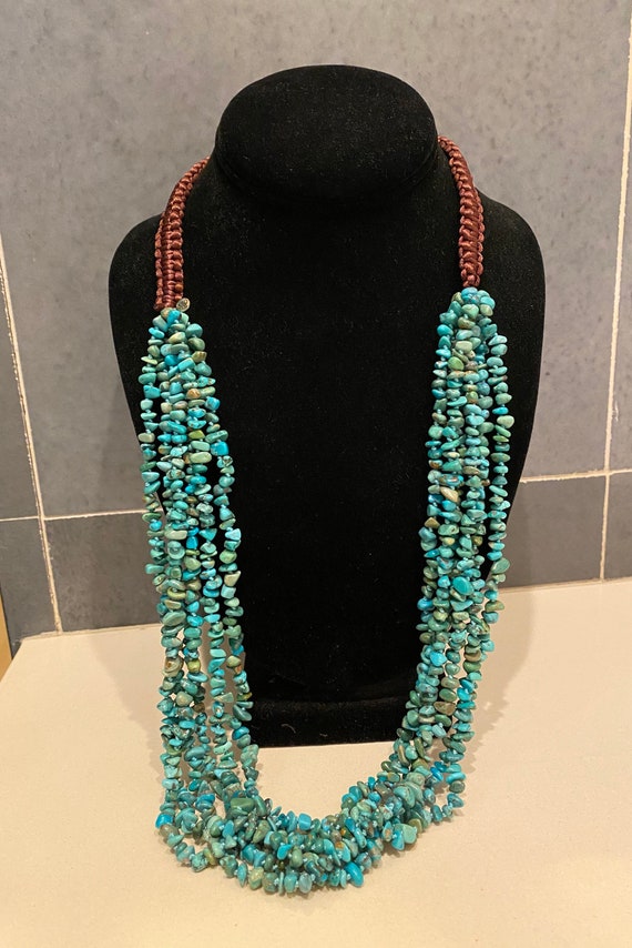 Beautiful turquoise tumbled chip necklace