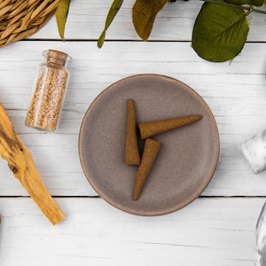Palo Santo Räucherkegel - Natürlich Handgerollt - 3er, 6er oder 12er Beutel - Paolo Santos, Heiliges Holz - Bio, Vegan, Boho, Yoga Räucherkegel