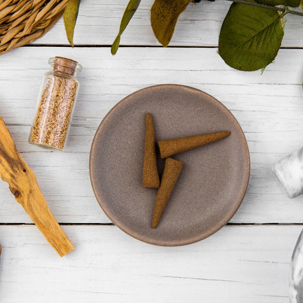 Palo Santo Räucherkegel - Ganz natürlich Hand gerollt - Beutel mit 3, 6 oder 12 Stück - Paolo Santos, Heiliges Holz - Bio, Vegan, Boho, Yoga Weihrauch