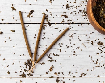 3 bâtons d'encens patchouli - Bâtonnets d'encens entièrement naturels roulés à la main - Traditionnel - Petites quantités - À base de plantes - Fabrication artisanale