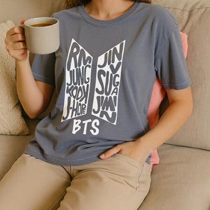 Bangtan Boys Bedrucktes T-Shirt mit Rundhalsausschnitt, RM, Jin, Suga, J-Hope, Jimin, V, Jungkook, BTS Unisex Kurzarm-T-Shirt K-Pop Style Top 777 PurpleLOVE