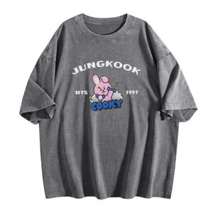 BT21 bedrucktes Oberteil mit Rundhalsausschnitt, RM, Jin, Suga, J-Hope, Jimin, V, Jungkook, BT21 Rundhals-T-Shirt, BTS Süßes Kochen, Unisex-Kurzarm-T-Shirt