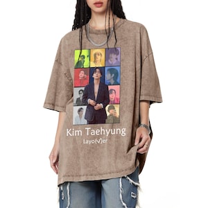 Kim Taehyung bedrucktes Top mit Rundhalsausschnitt, RM, Jin, Suga, J-Hope, Jimin, V, Jungkook, BCrewneck Shir, t BTS Süßes TATA Unisex Kurzarm-T-Shirt