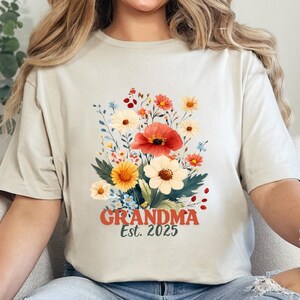 Oma Est. 2025 Muttertags-T-Shirt - Feiern Sie neue Anfänge, Oma-T-Shirt, Geschenk für Oma