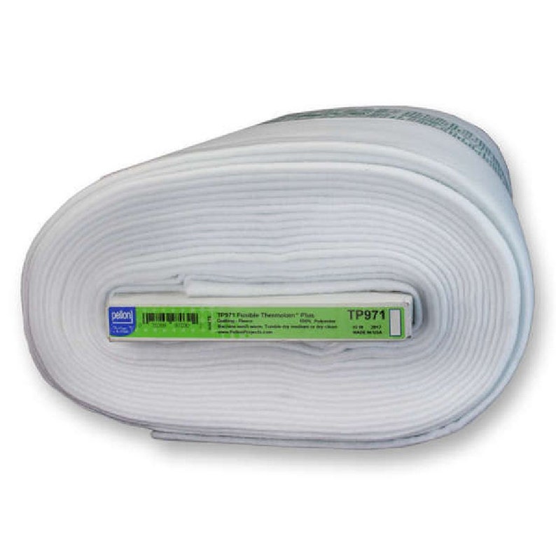 Puede incluir: Rollo de tela termoadhesiva blanca etiquetada como Pellon TP971 Fusible Thermoclam Plus. La etiqueta tambi&eacute;n indica 100% poli&eacute;ster, Hecho en EE. UU.