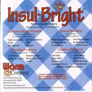 Puede incluir: Marca Insul-Bright, forro acolchado con aguja, para el confort del hogar, la ropa de cama y los proyectos creativos. El logotipo de la empresa presenta un sol con rayos. El texto "&iexcl;No para el uso en el microondas!" est&aacute; impreso en rojo.