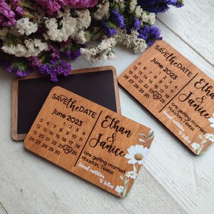 Personalized Wedding Wood Magnet Favor With Floral Print - Custom Calendar Magnets for Your Special Day. Rustic Wedding Invitation in bulk.