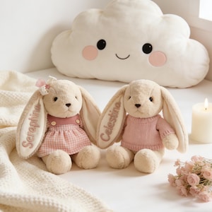 Babyshowerpresent, Anpassad monogramerad kanin, Personlig broderad kanin, Mjuk plyschleksak, Babypresent, Nyföddpresent, Blomsterflickapresent