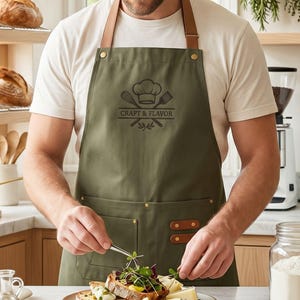 Tablier personnalisé brodé à la main, tablier de cuisine personnalisé, nom ou logo brodé, cadeau attentionné pour la famille ou les amis