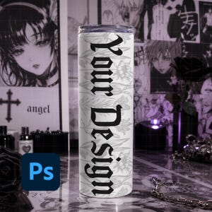 Maqueta de vaso delgado: 20 oz, estilo anime gótico alternativo (PNG y objeto inteligente PSD)