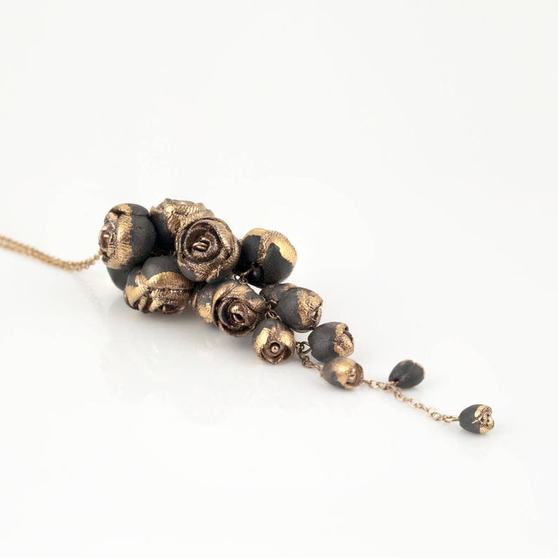 Gold Necklace with Cluster Flower Porcelain Pendant Bourton image 5
