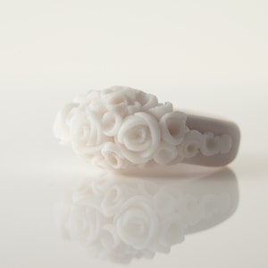 Porcelain Flower Ring, Ivory Ecru with White Roses Farnham image 5