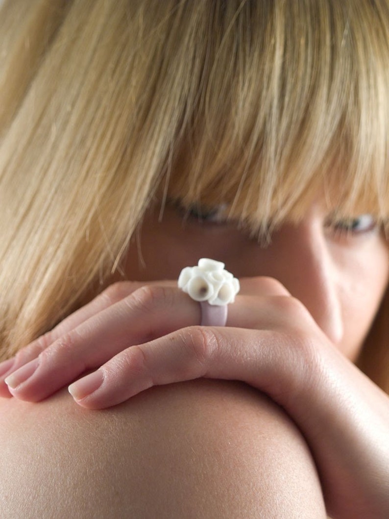 Purple Ceramic Cocktail Ring with White Porcelain Flowers Baja image 2