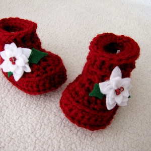 Christmas Baby Booties, Baby Christmas Outfit, Baby's First Christmas, Crochet Christmas Shoes, Holiday Booties, Girl Christmas Outfit