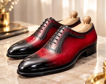 Scarpe eleganti da uomo in pelle patinata rossa fatte a mano, brogue con lacci, scarpe eleganti